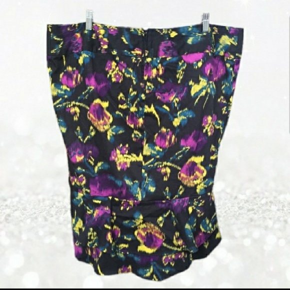 Torrid stretchy hi lo pencil skirt - Picture 5 of 6